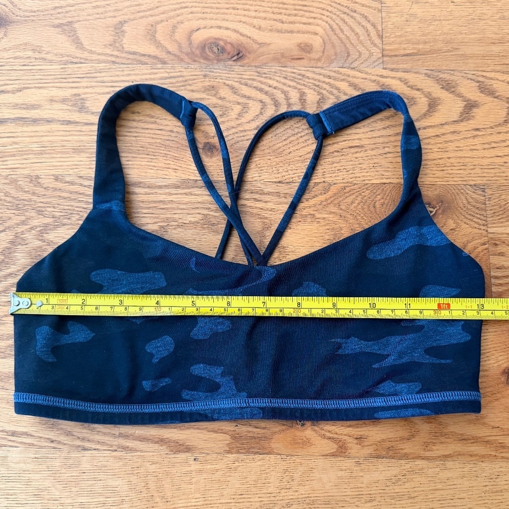 Lululemon Energy Bra in Heathered Texture Lotus Camo Oil Slick Blue (Size 6) - Picture 5 of 8